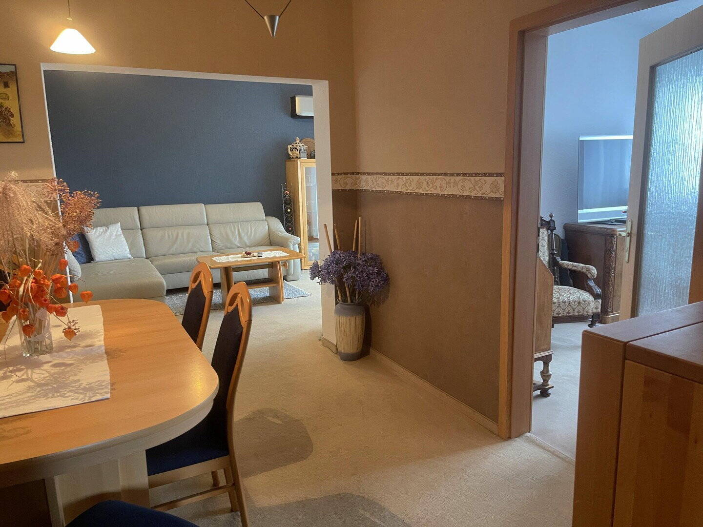 4-Z Wohnung mit Balkon, Einbauküche, el. Außenjalousien, Klima-Splitt Gerät PROVISIONSFREI