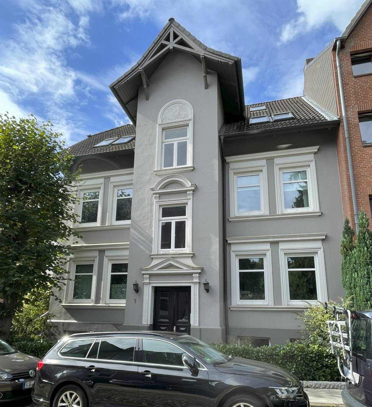Modernisiertes Jugendstil-Mehrfamilienhaus mit sechs Einheiten – 22761 Hamburg – Bild 1 von 9
