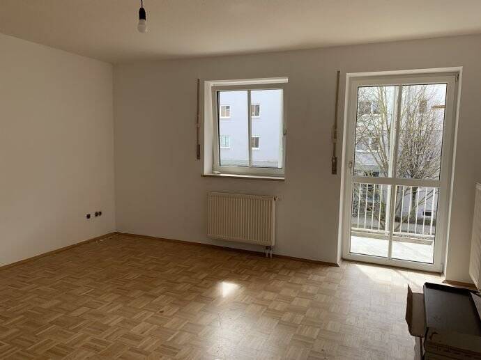 Großzügige 4-Zimmer-Wohnung mit Balkon in Freising-Lerchenfeld