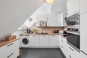 Großzügiges Wohnerlebnis: Modernisierte DG-Maisonette mit perfekter Sonnen-Ausrichtung! – 22043 Hamburg – Vorschaubild 8