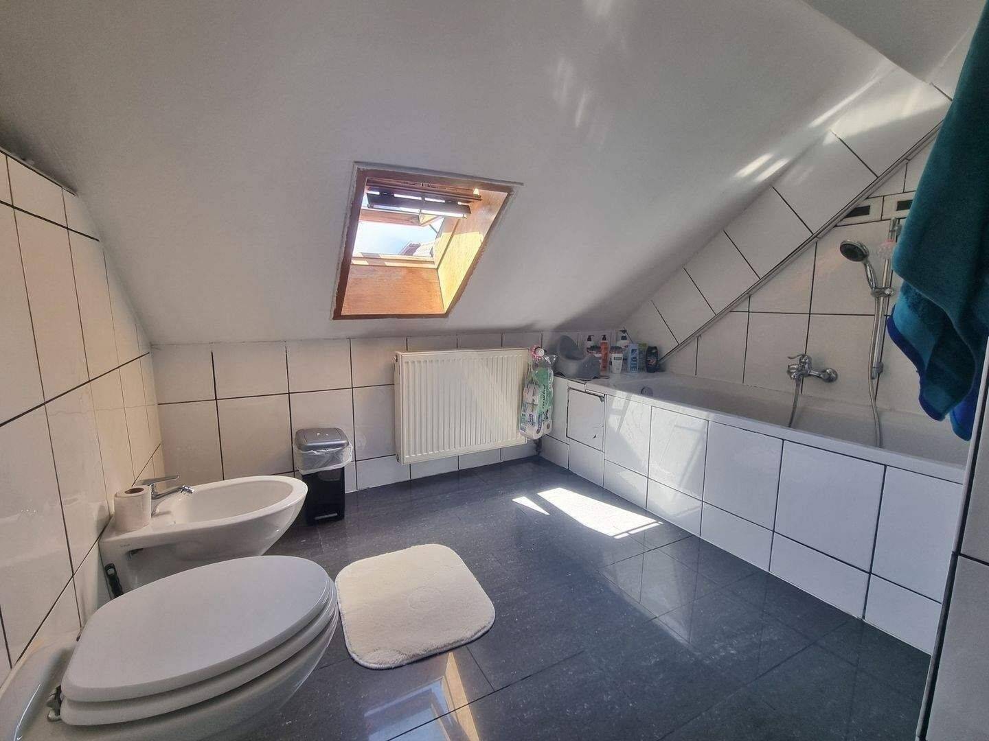 gepflegtes 1-2 Familienhaus mit Garten und kleiner Garage – Saarbrücken – Vorschaubild 6