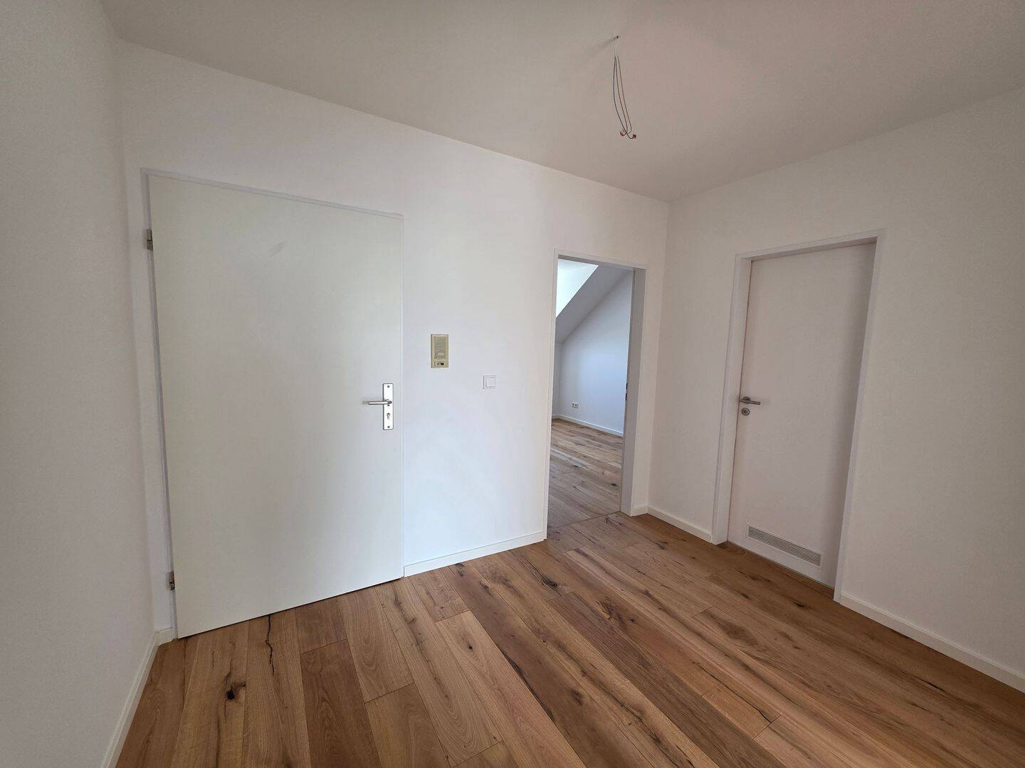 Charmante Dachgeschosswohnung in München – München – Vorschaubild 4