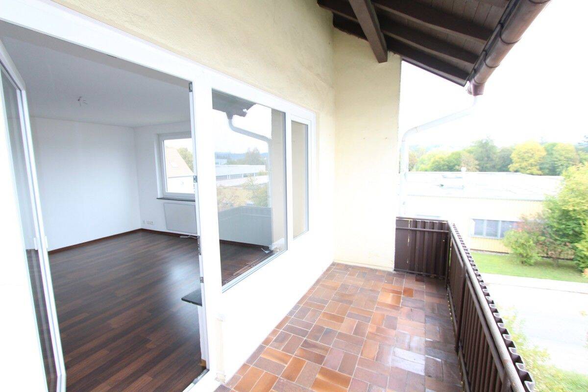 Freundliche Wohnung mit Balkon und Garage! – Villingen-Schwenningen – Vorschaubild 2