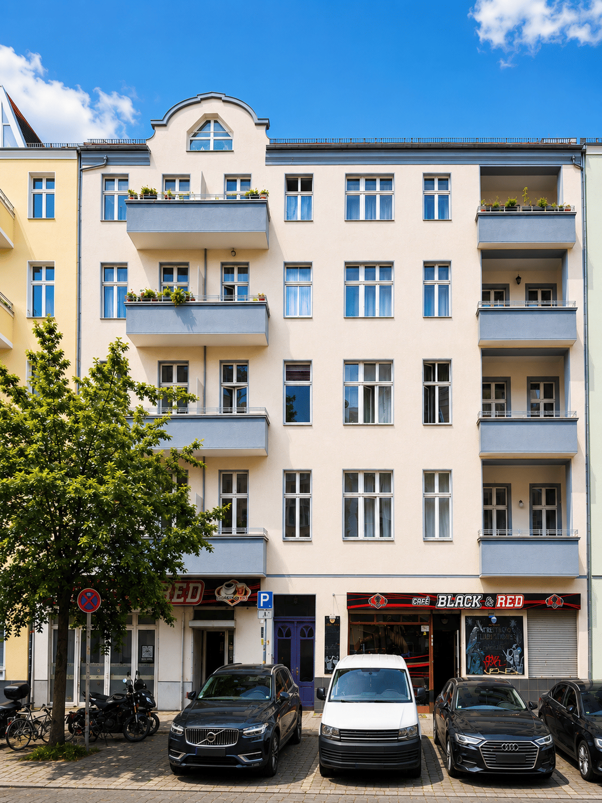 Umfassend sanierte 2-Zimmer-Altbauwohnung mit Balkon in ruhiger Lage - bezugsfrei – 13347 Berlin – Bild 1 von 9