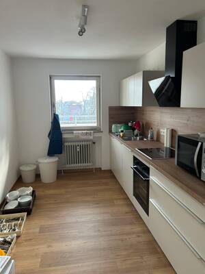 Großzügige 5-Zimmer-Wohnung mit 2 Bädern, Südbalkon und direkter Lage am Meilwald in Sieglitzhof – 91054 Erlangen – Vorschaubild 3