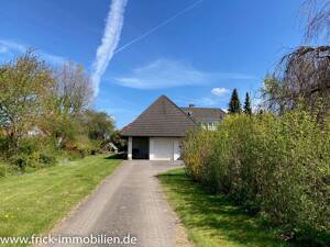 Großes Wohnhaus mit Garage und parkähnlichem Garten – 23758 Oldenburg in Holstein – Vorschaubild 3