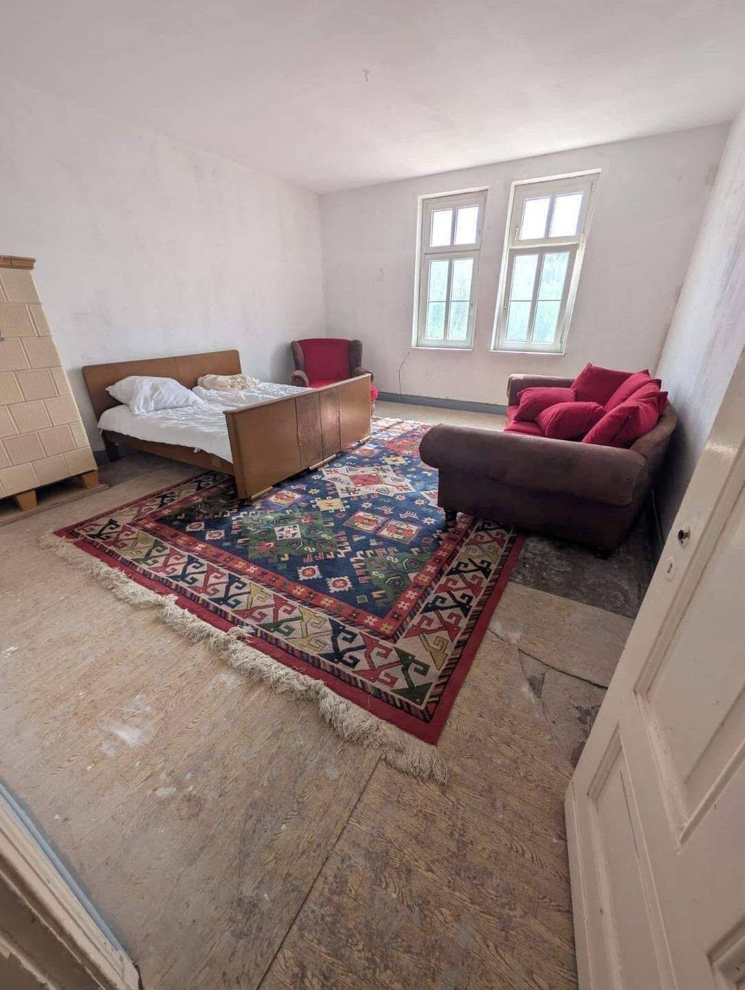Großzügige Altbauwohnung mit Kachelöfen im historischen Bahnhof (ca. 180 m²) – Bützow – Vorschaubild 3