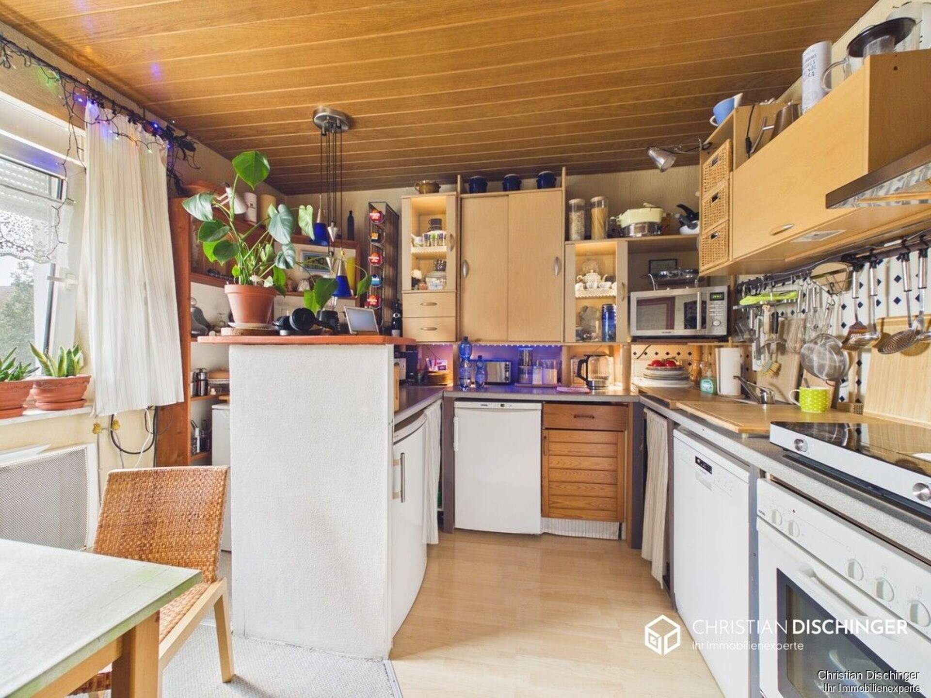 Mehrfamilienhaus in 93055 Regensburg / Schwabelweis mit 421 m² kaufen