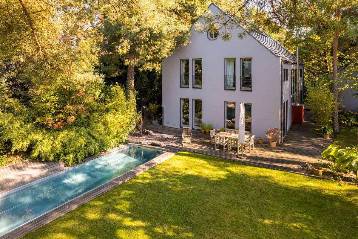 Pool-Villa in begehrter Lage von Kleinmachnow – Kleinmachnow – Vorschaubild 2