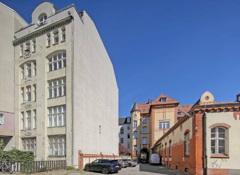 Loft-Atelier mit großen Fenstern im 2. OG am Tempelhofer Ufer – Berlin – Vorschaubild 9