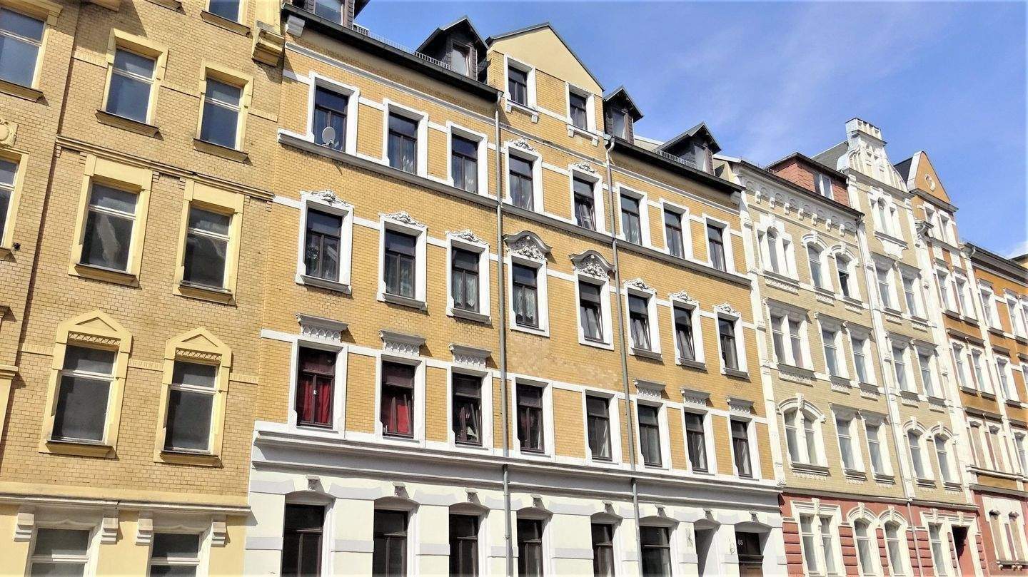 3-Raumwohnung mit Balkon und Badewanne