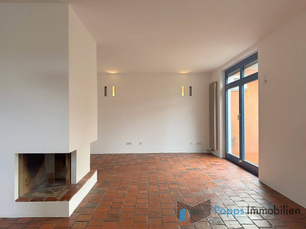 Geräumiges Zweifamilienhaus mit Balkon, Garten und Carport – Kelkheim – Vorschaubild 2