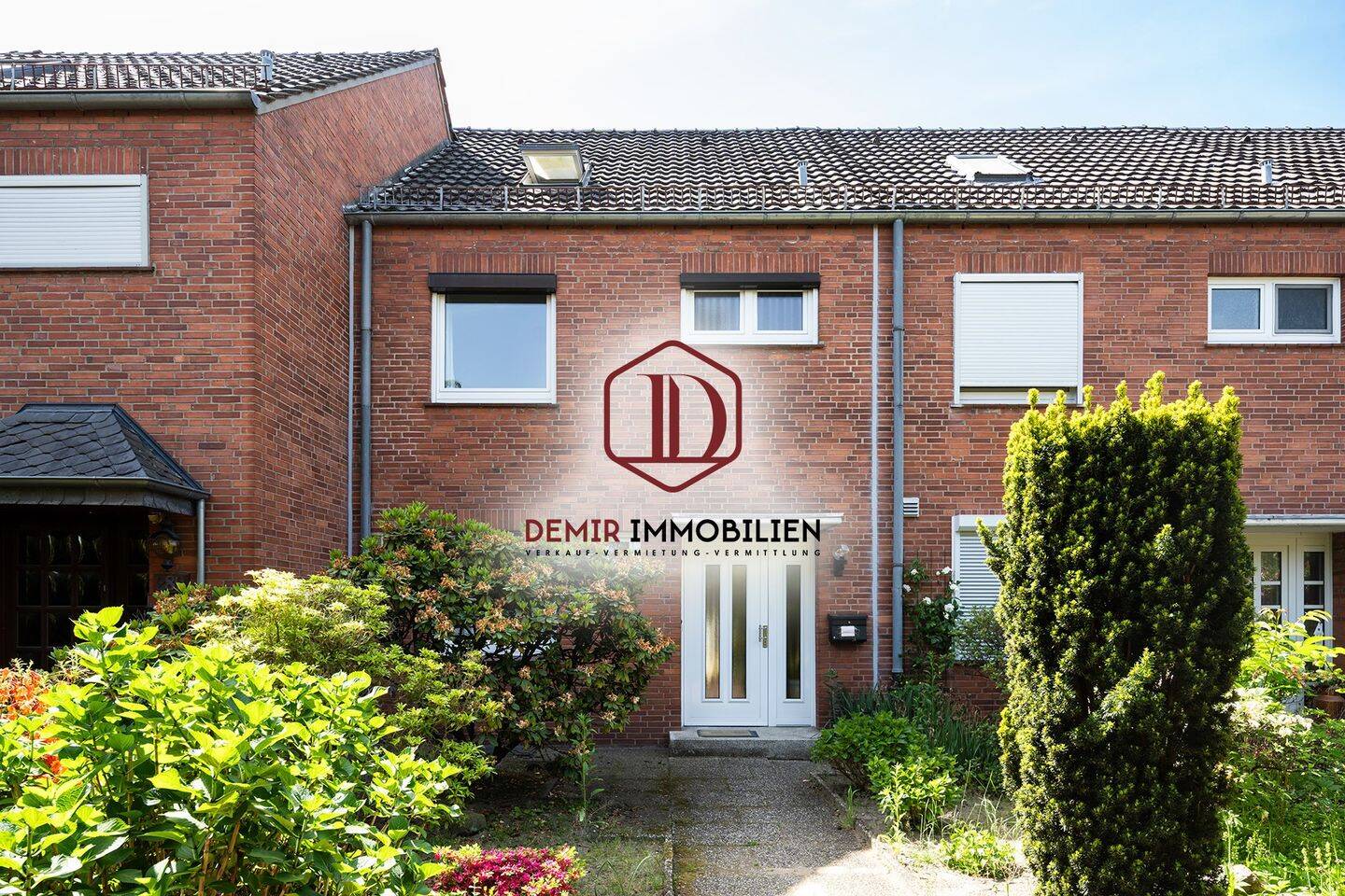 Gepflegtes Reihenhaus mit 5 Zimmern Garage und Fernwärme