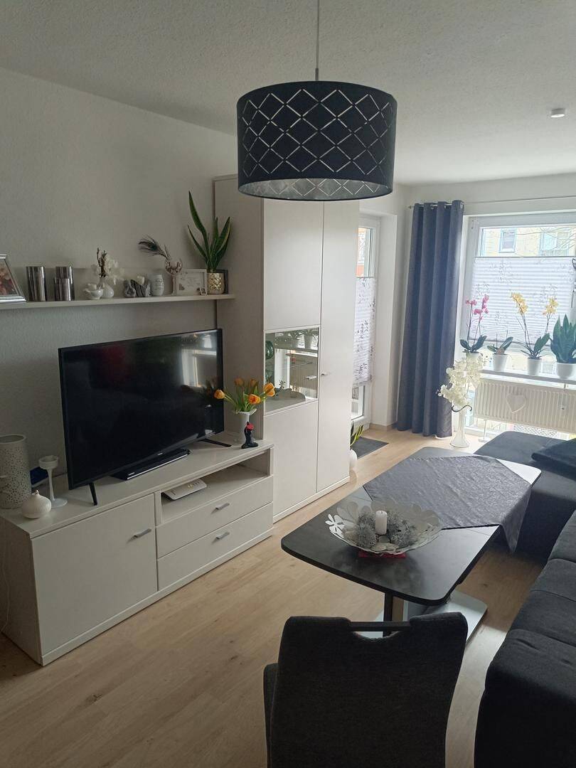 Wunderschöne 2-Raum-Wohnung mit Balkon, Aufzug und Tiefgarage – Chemnitz – Vorschaubild 2