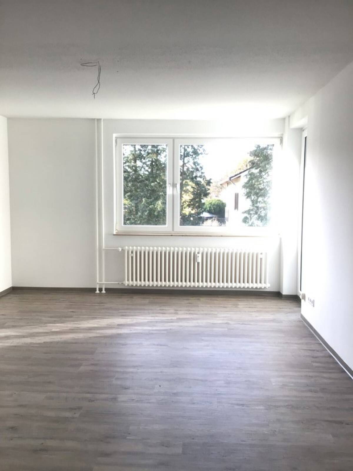 Großzügige und helle 3 Zimmer-Wohnung mit Balkon – 33689 Bielefeld – Bild 1 von 6