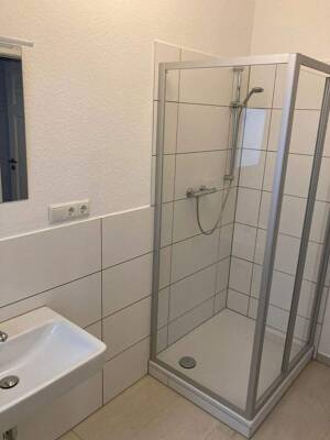 charmante 2-Raum-Wohnung mit kleiner Küchenzeile, Wintergarten und PKW-Stellplatz – 1277 Dresden – Vorschaubild 7