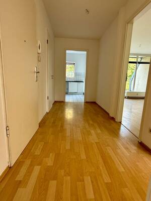 2 Zimmerperle mit grünem Ausblick und Westbalkon Sofortbezug in Hakenfelde – 13587 Berlin – Vorschaubild 3