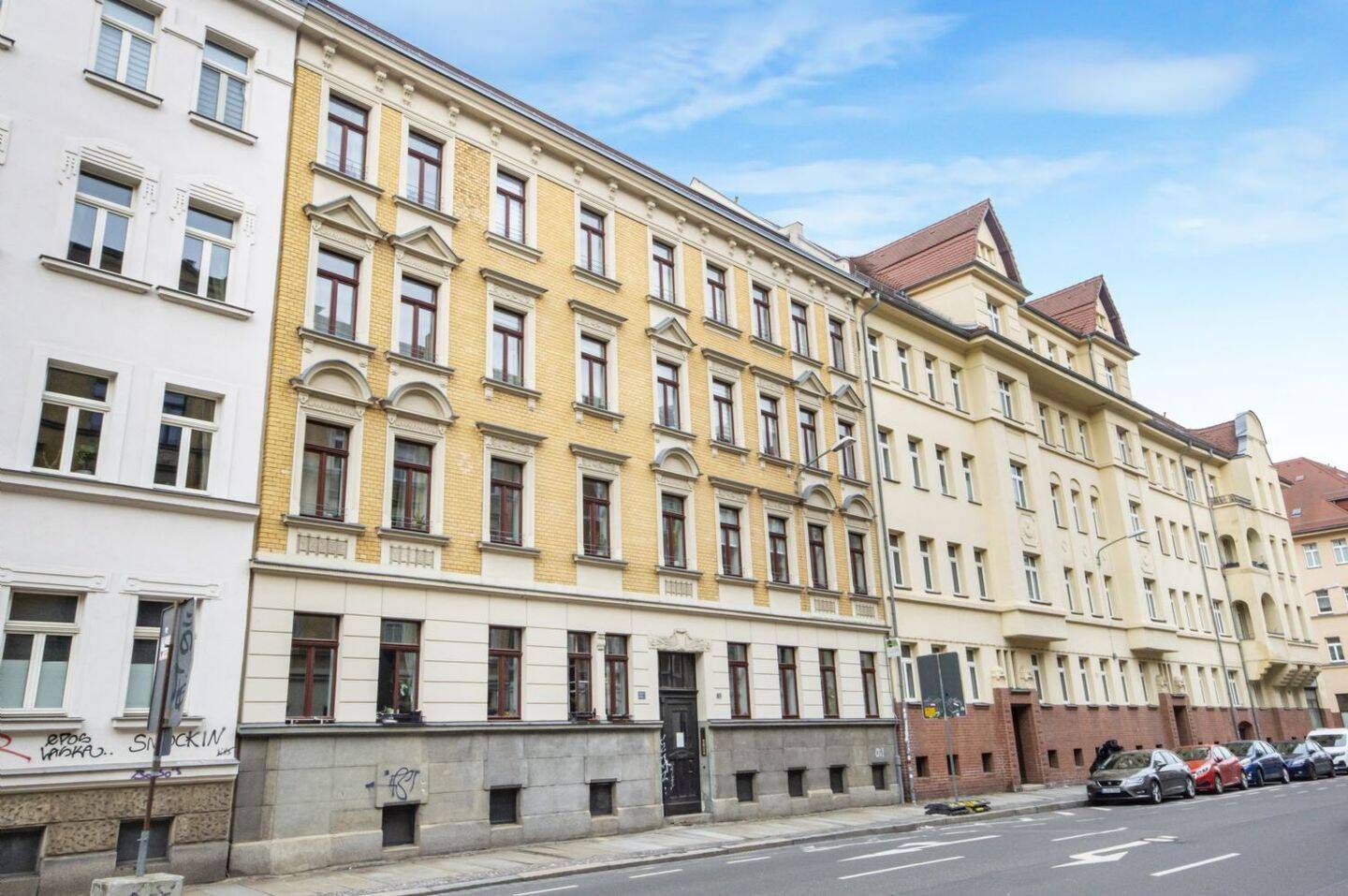 CHARMANTER RÜCKZUGSORT IM DENKMALGESCHÜTZTEN ALTBAU IN BESTLAGE VON REUDNITZ