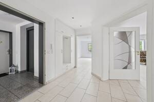 Großzügige 4-Zimmer-Wohnung mit zwei Balkonen, Aufzug und zwei TG-Stellplätzen – 79585 Steinen – Vorschaubild 3