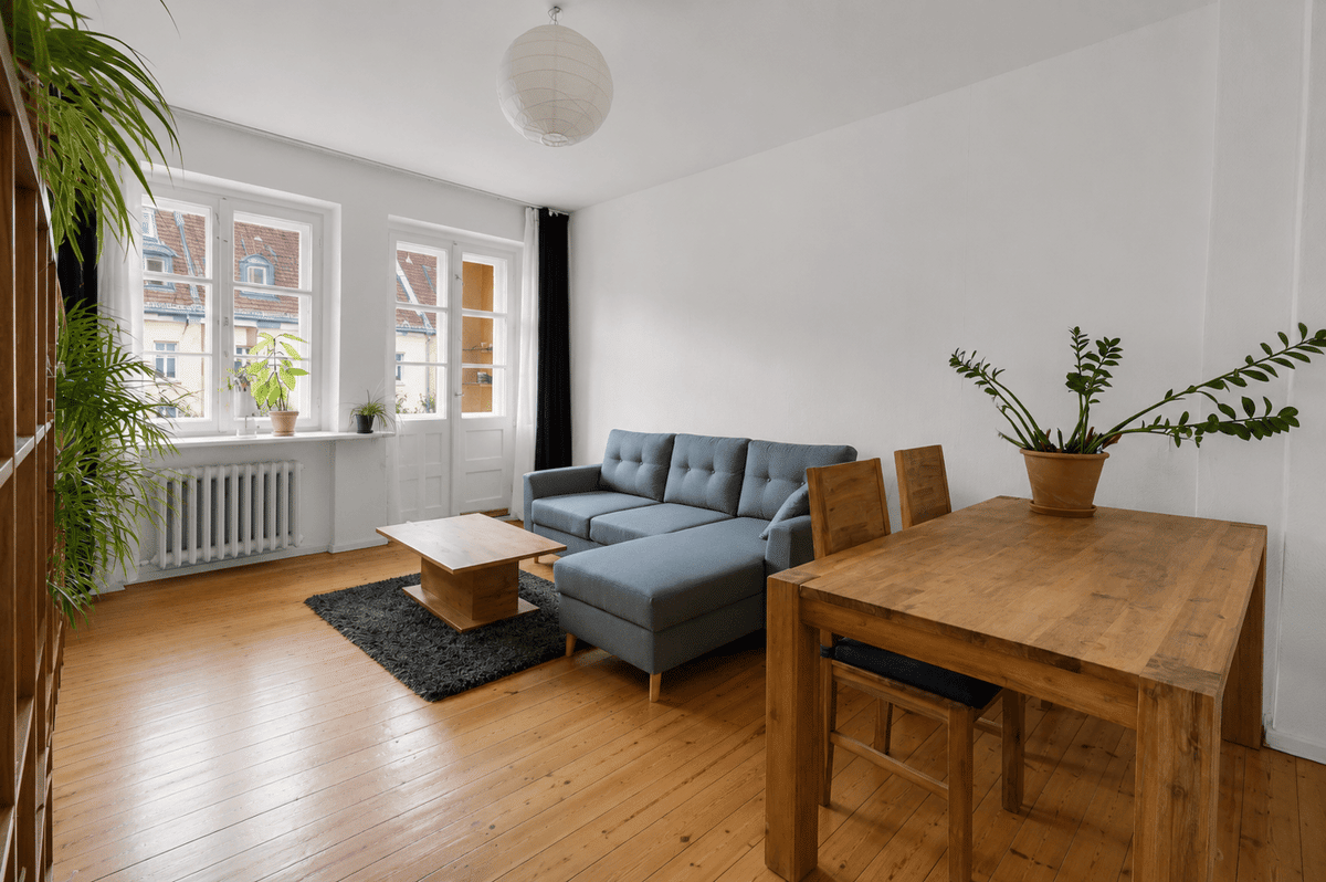 Altbauklassiker mit Südbalkon und drei Schlafzimmern in Berlin-Steglitz – 12157 Berlin – Bild 1 von 9