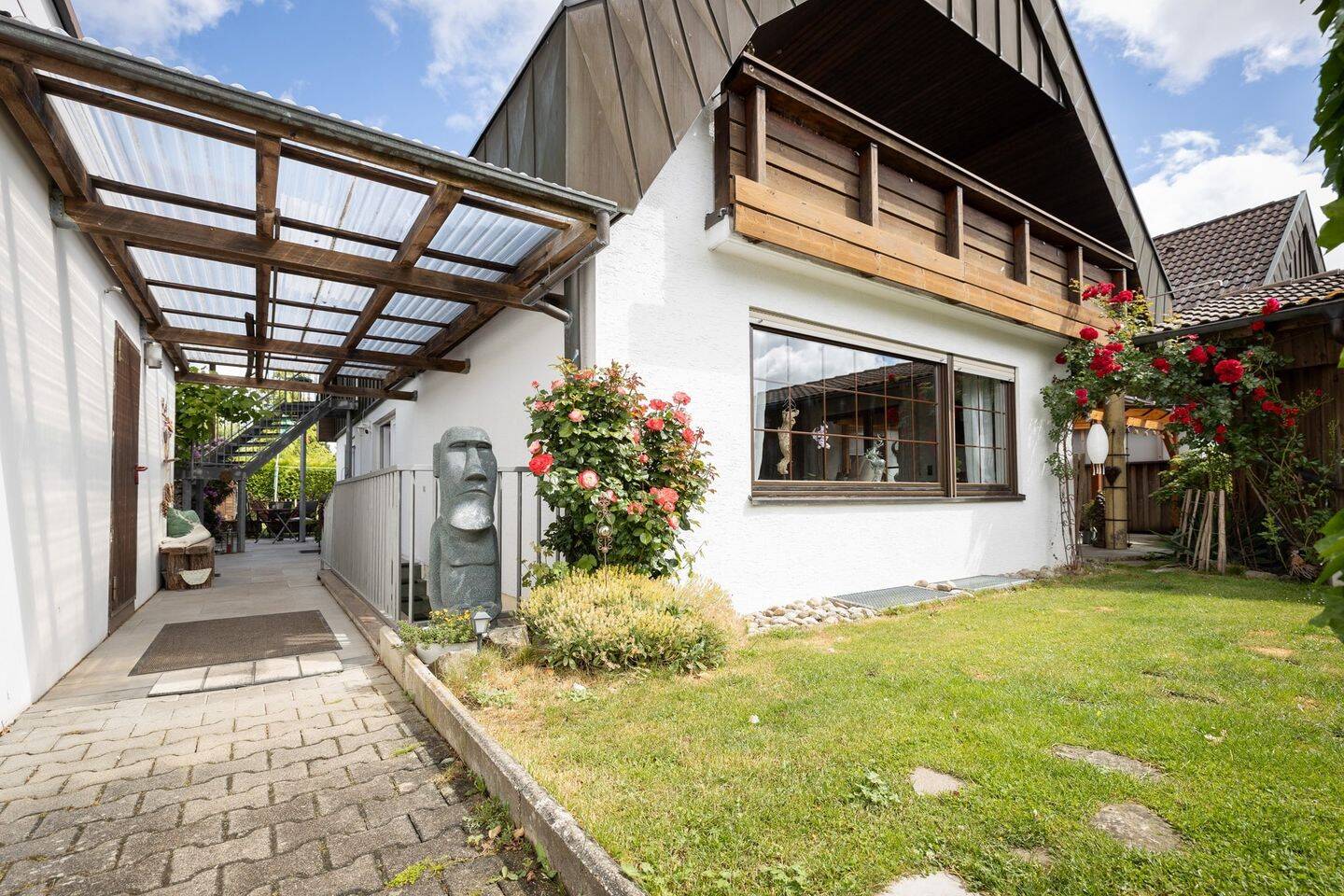 Haus im Haus - großzügiges Wohnen auf einer Ebene in ländlicher Idylle