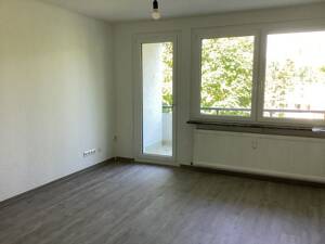 Mitten im Grünen! Schöne 3-Zimmer Wohnung mit Balkon – 33609 Bielefeld – Vorschaubild 2