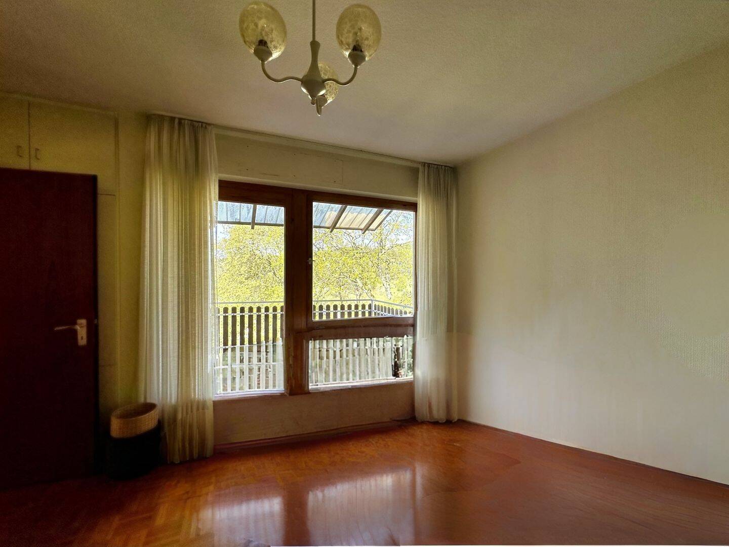 Grüne Oase mit Weitblick-Einfamilienhaus mit Einliegerwohnung in Kirchhundem-OT – Kirchhundem – Vorschaubild 9