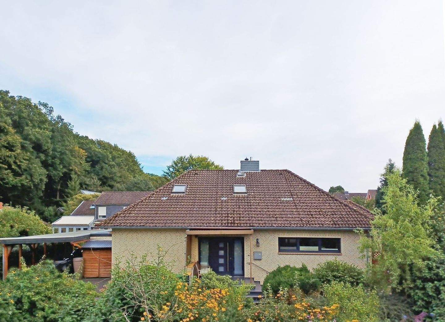 Hochwertiges Einfamilienhaus in bevorzugter Wohnlage in Stade-Campe – Stade – Bild 1 von 9