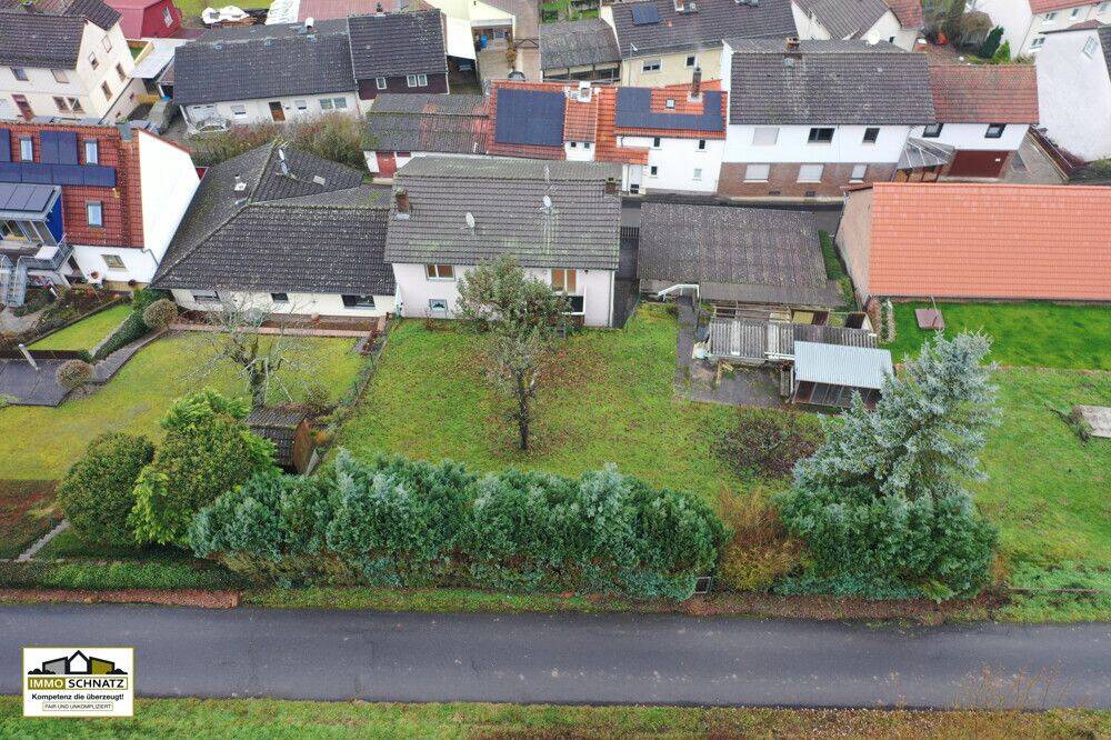 Charmantes Wohnhaus mit drei Garagen und Gestaltungsspielraum – Lützelbach – Vorschaubild 3