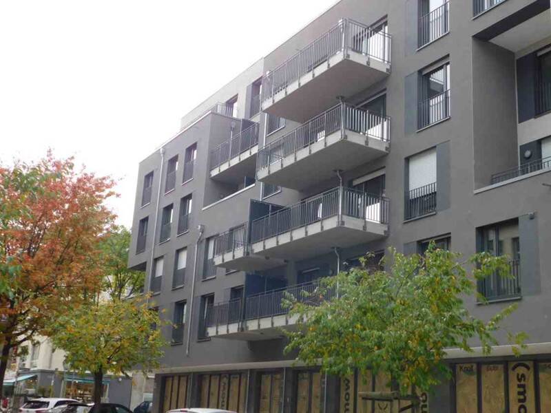 Über den Dächern der Rü: Tolle 2-Zi.-Neubauwohnung mit Einbauküche