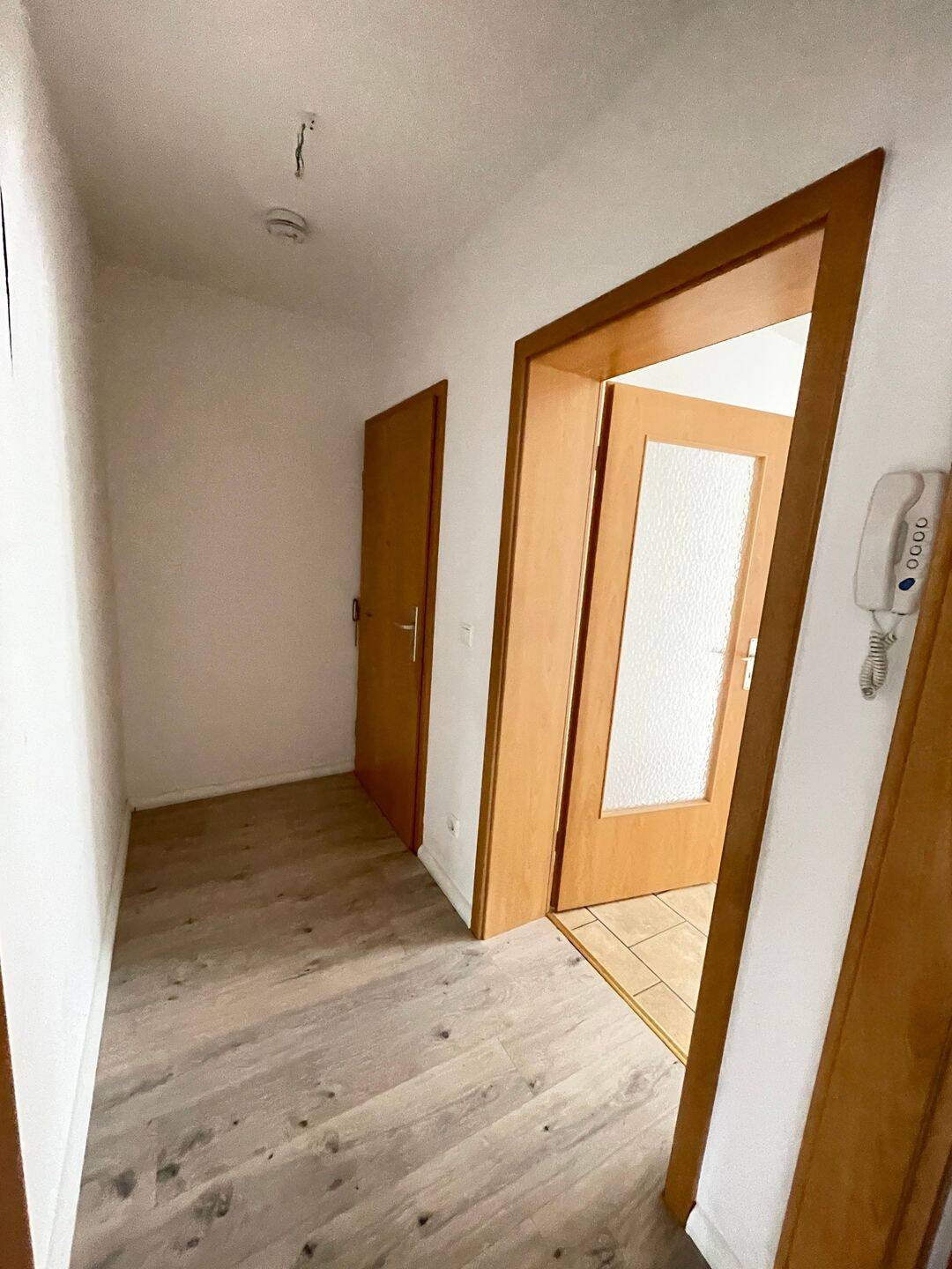 Beethovenstr. ***SUPER! schöne Lage und 2 Räume + Balkon *** – Chemnitz – Vorschaubild 5