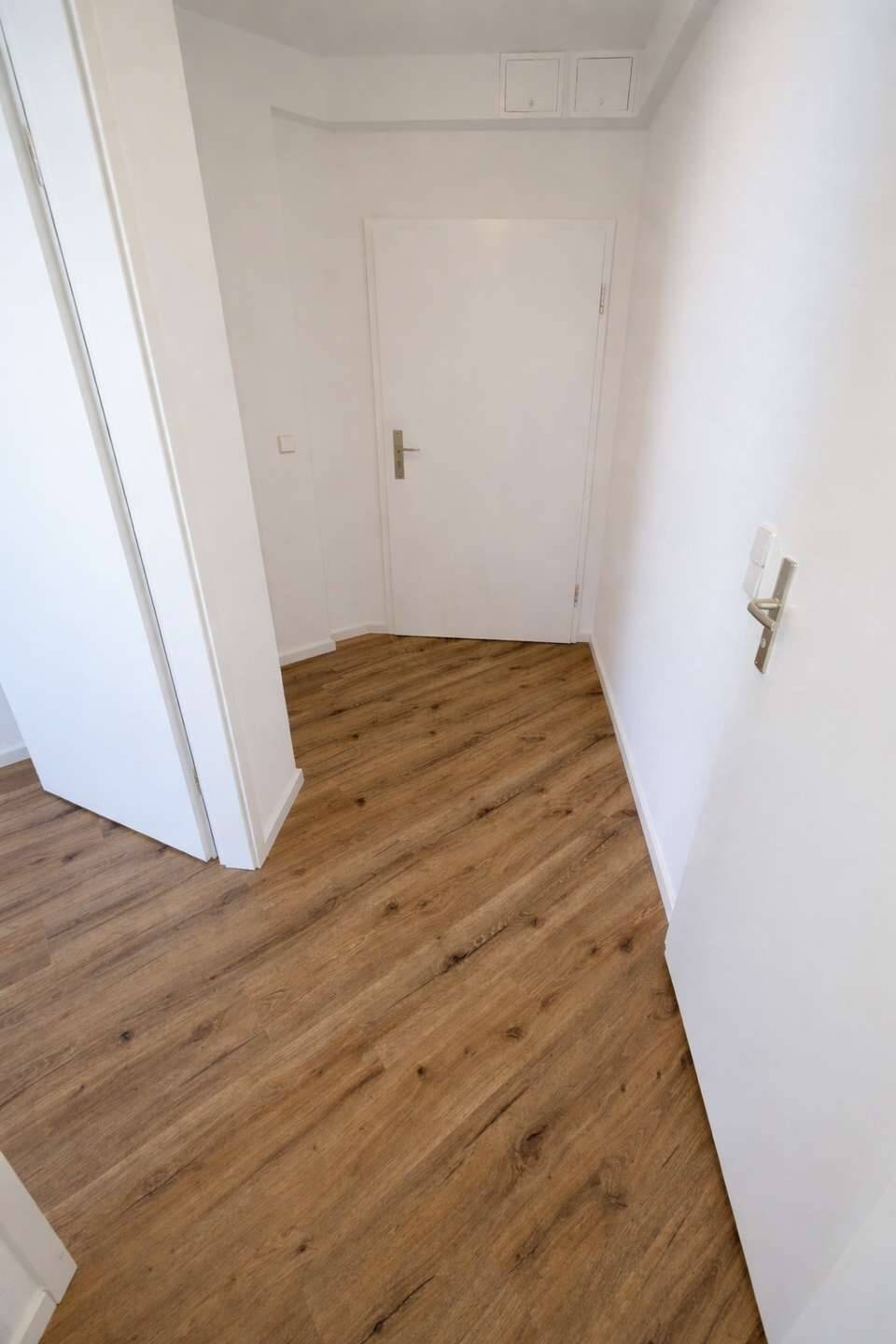Modernisierte 1,5-Zimmer-Wohnung mit Balkon in gefragter Lage - nahe Adlershof & Flughafen BER – Berlin – Vorschaubild 5