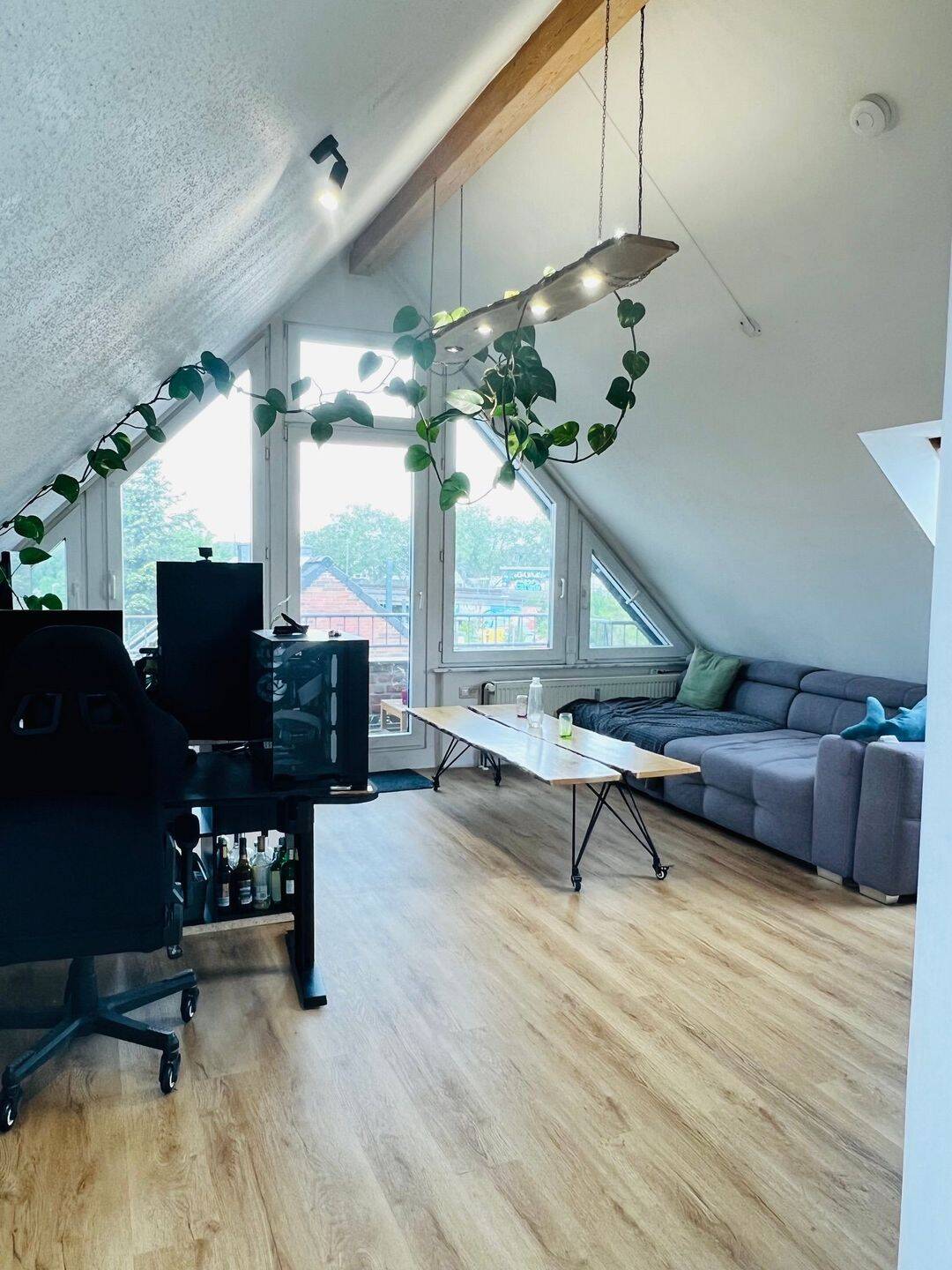 Düsseldorf-Hamm: Großraum-Apartment mit Balkon! – Düsseldorf – Bild 1 von 7
