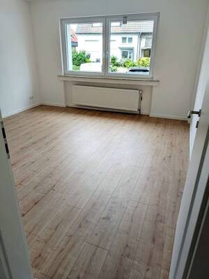 Helle 3-Zimmer-Wohnung, saniert mit Balkon in ruhiger Lage von Oberhausen-Sterkrade Nord – 46147 Oberhausen – Vorschaubild 3