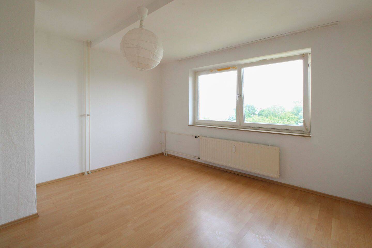 vernachlässigte Wohnung sucht neuen Besitzer und belohnt mit viel Platz – Hannover – Vorschaubild 7
