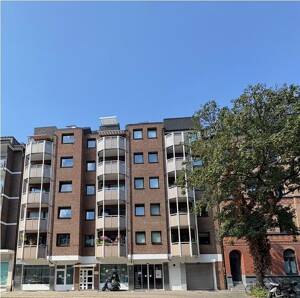 TOP-EIGENTUMSWOHNUNG ZENTRAL IN DÜSSELDORF - ZWEI LOGGIEN - AUFZUG - DUPLEX- STELLPLATZ
