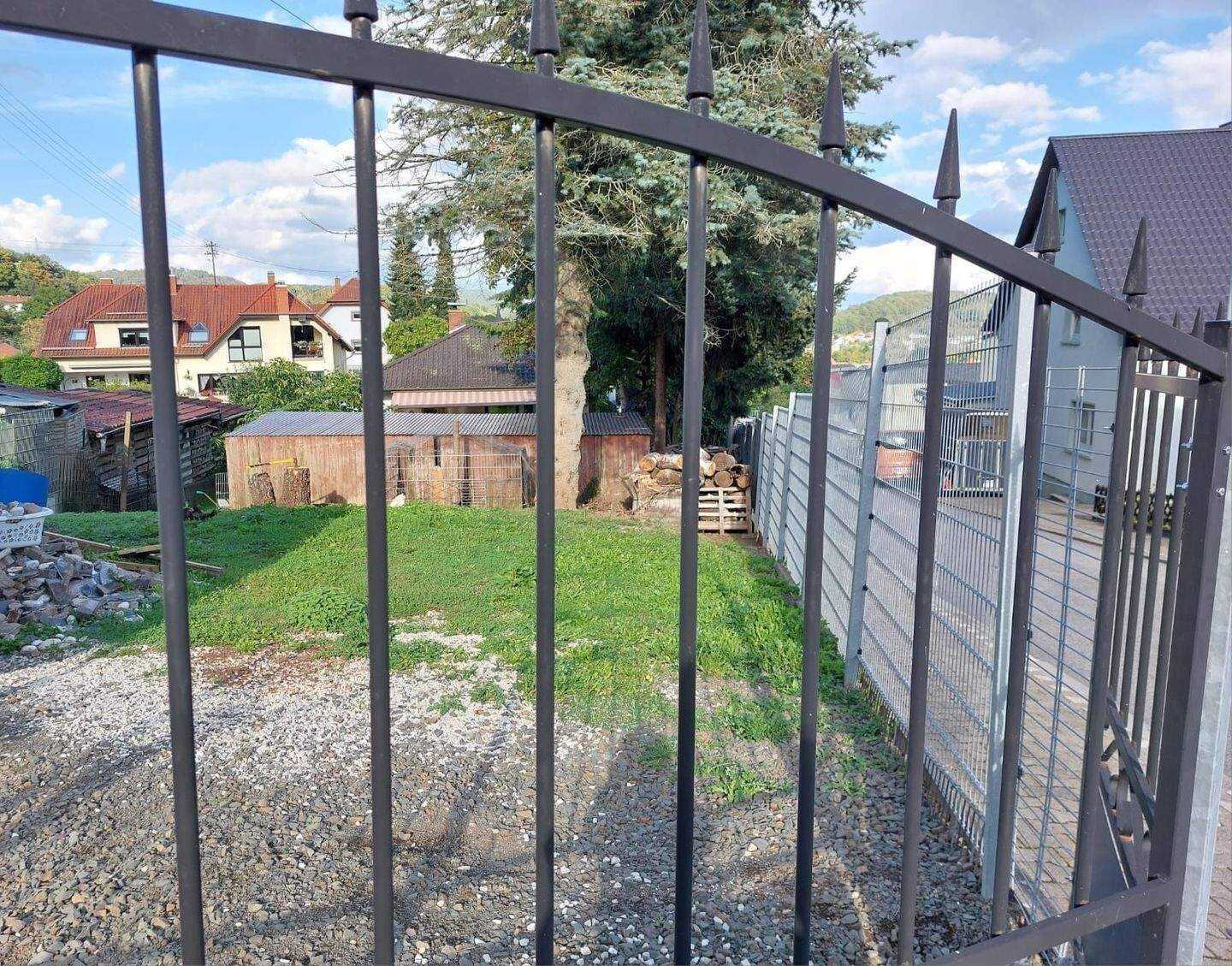 FREISEN! Freistehendes, großzügiges Komforthaus mit großer Einliegerwohnung, Wintergarten, Terrasse, Garten und Doppelgarage (+Tor-Zufahrt Rückseite) – Freisen – Vorschaubild 6
