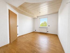 4 Zimmer Maisonette ETW mit 2 Bädern, Klima, Garage und Garten zur Mitbenutzung in Duisburg Süd – 47249 Duisburg – Vorschaubild 8
