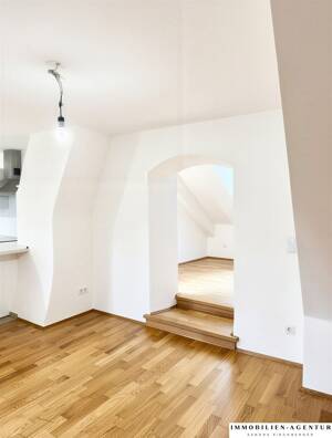 Altstadtjuwel nahe der Steinernen Brücke - Attraktive 3,5-Zimmer-Eigentumswohnung in Regensburg – 93047 Regensburg – Vorschaubild 8