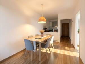 Stadtnah & komfortabel: 2-Zimmer-Wohnung mit Tiefgarage und Aussicht im Stuttgarter Westen – 70178 Stuttgart – Vorschaubild 5
