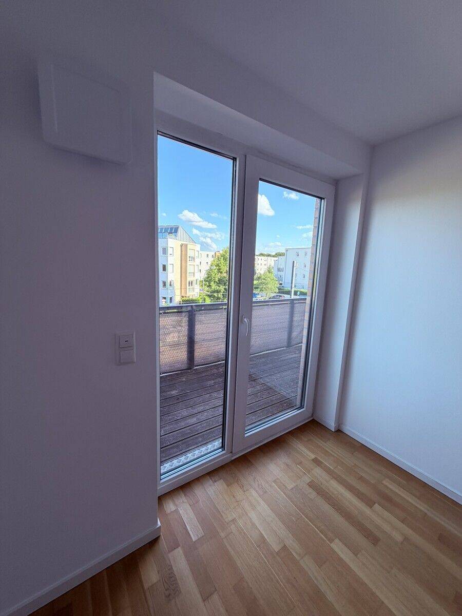 Schöne 2 Zimmerwohnung mit Einbauküche und Balkon – Potsdam – Vorschaubild 4