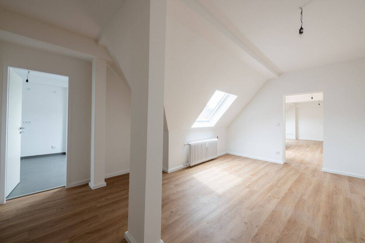 Erstbezug: Lichtdurchflutete Dachgeschoss-Wohnung mit Terrasse, moderner Ausstattung und in Top-Lage – Berlin – Vorschaubild 3
