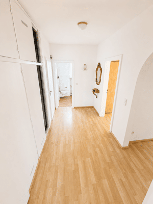 Zentrale Lage von Würzburg - Provisionsfrei - Helle Wohnung mit Wintergarten, Balkon, Küche – 97072 Würzburg – Vorschaubild 4