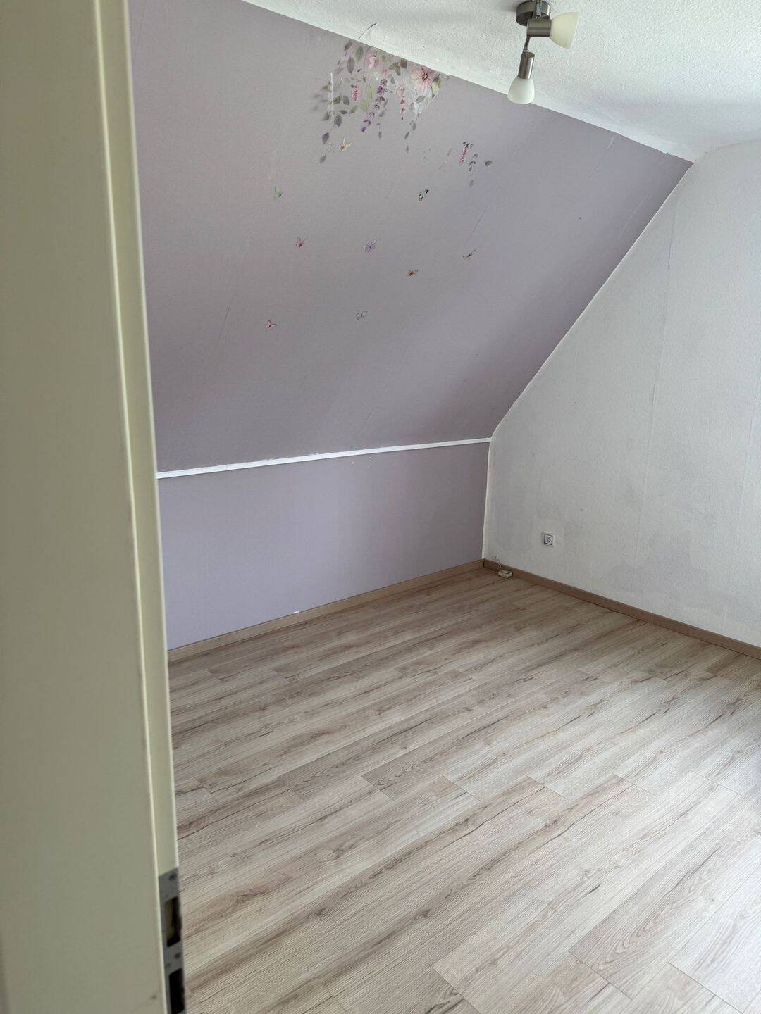 Hallo Charmante 3-Zimmer Dachgeschosswohnungmit großzügigem Wohnbereich – Marl – Vorschaubild 4