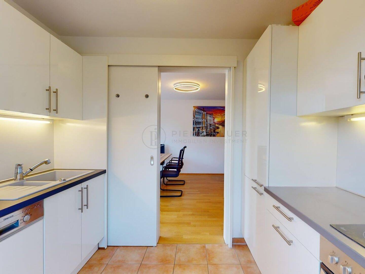 Vermietete, hochwertig vollmöblierte 3-Zimmer-Wohnung mit Süd-Balkon und Tiefgaragenstellplatz – München – Vorschaubild 6