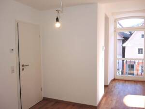 Innenstadt: Hochwertig saniertes 1-Zimmer-Apartment, Küche, Bad, EBK, – 97769 Bad Brückenau – Vorschaubild 3