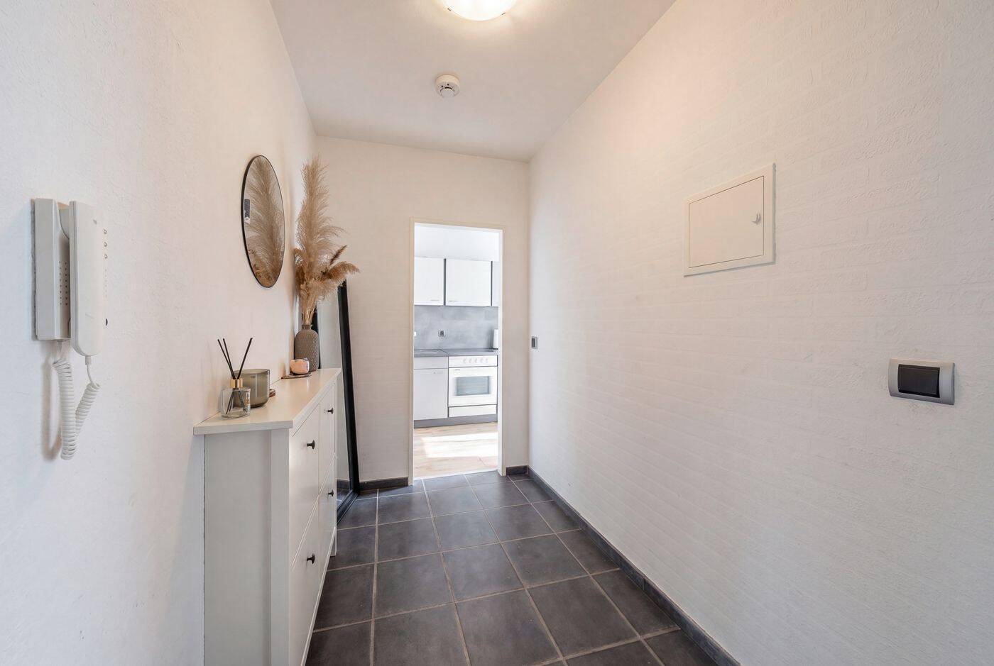 Modernisierte 2-Zi.-Wohnung mit Balkon-Terrasse, 76 m², gepflegt & ideal für Eigennutzer in Hannover – Hannover – Vorschaubild 9