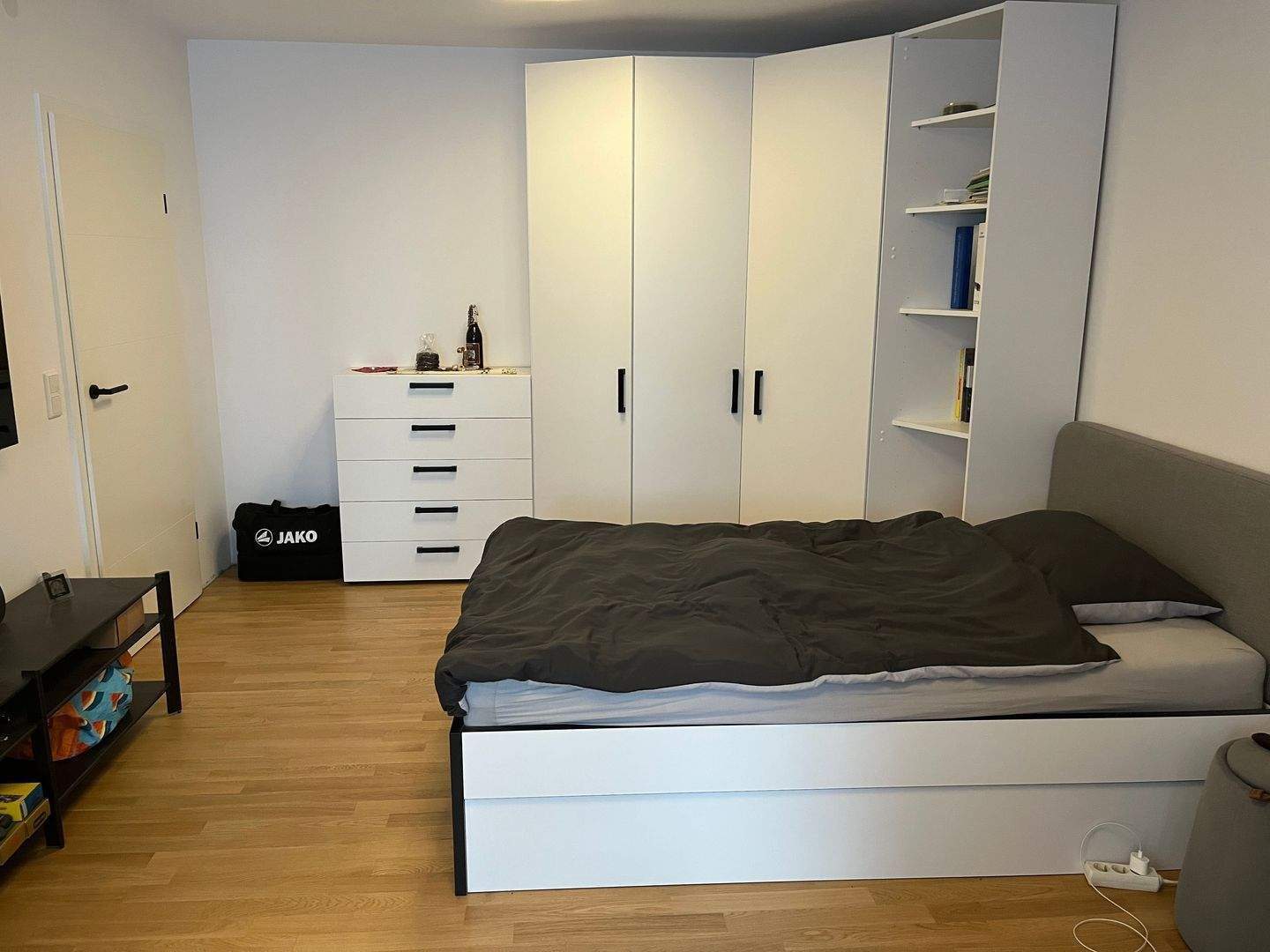 Zerzabelshof – Sehr hübsche, renovierte 1,5 ZW mit Terrasse, Einbauküche und Tiefgaragen-Duplexparker – Nürnberg – Vorschaubild 8