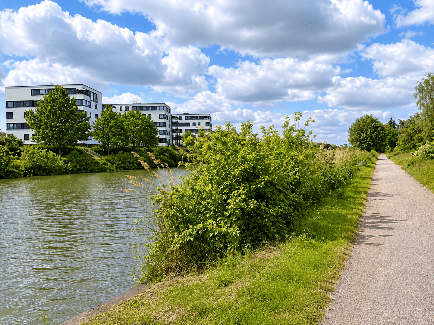 Außergewöhnliches Penthouse in Wasserlage - Privatsphäre, Weitblick und Wohnkomfort auf einer Ebene – Hannover – Vorschaubild 2