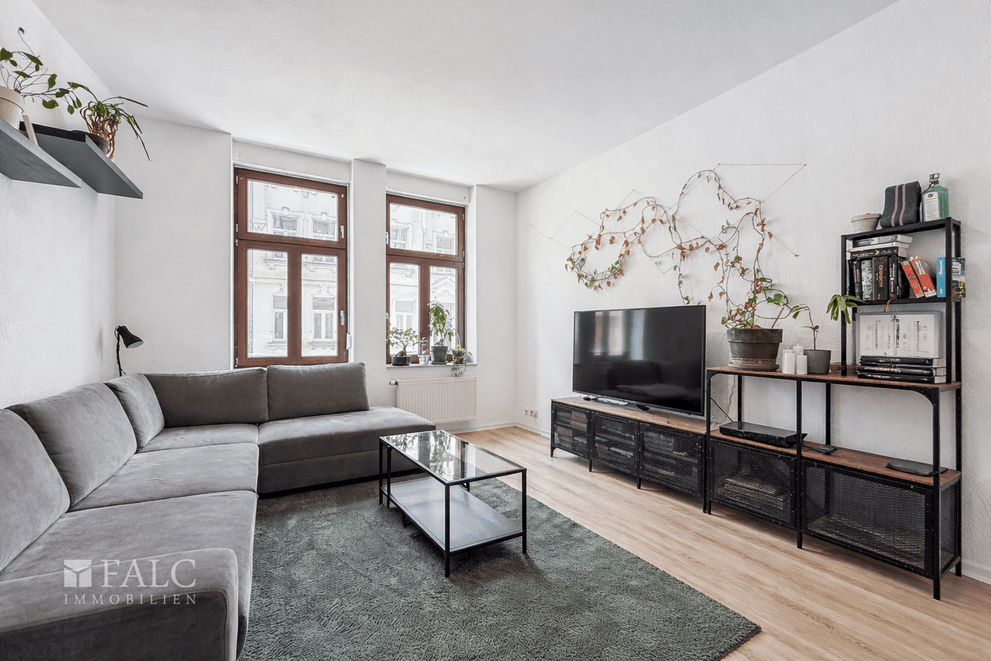 Attraktive Wohnung mit Balkon und Garten im Herzen Magdeburgs! – Magdeburg – Vorschaubild 2